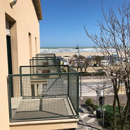 Loft A Davanti Al Mare Apartmán